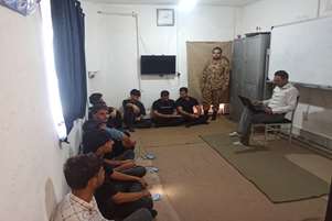 نشست آموزشی پیشگیری از خودکشی و خودمر اقبتی در سلامت روان در شهرستان قیروکارزین