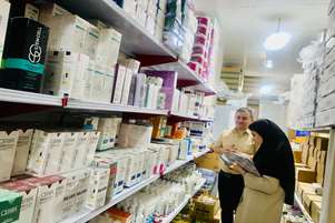 بازدید سرزده مسئول غذا و داروی شبکه بهداشت و درمان شهرستان قیر و کارزین از داروخانه های شهرستان